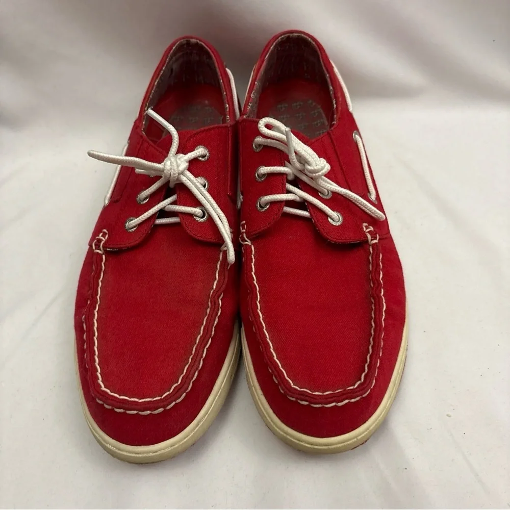 Eastland men’s boat